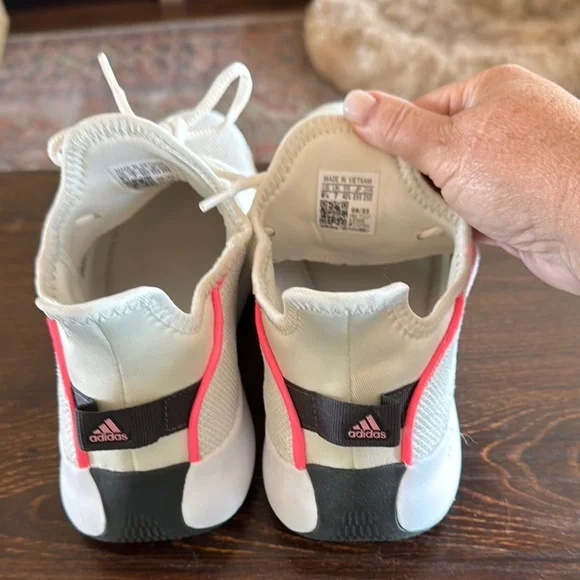 Stylish white Sneakers with Pink Floral Accents - Picture 2 of 5